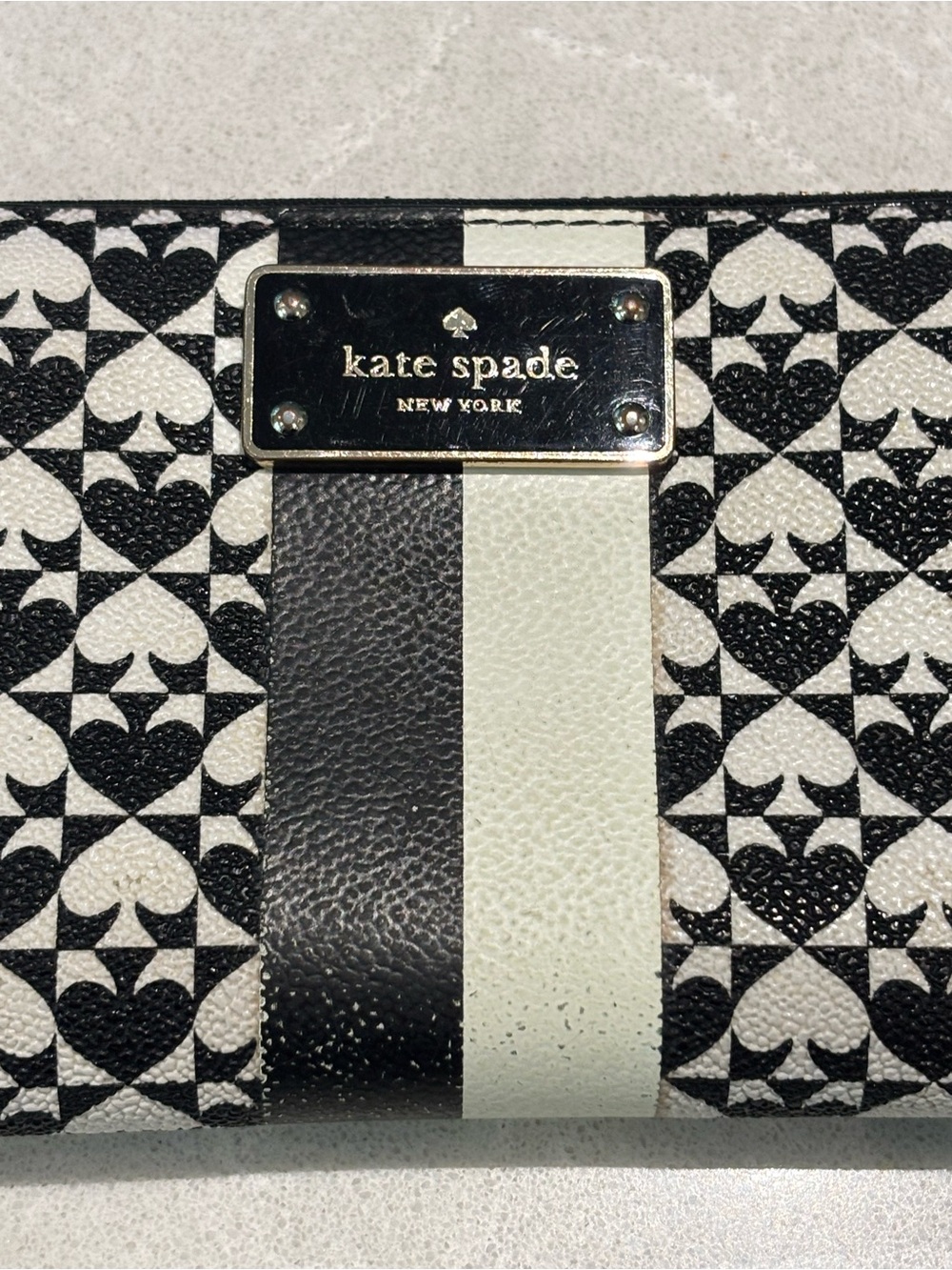kate spade Black White Monogram Heart Pattern Zip Wallet Clutch Stripe FLAWS - Picture 2 of 13